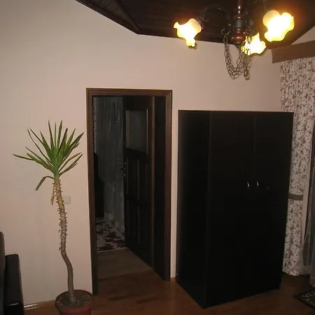 Slaveykova Kashta Nedelino