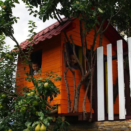 Slaveykova Kashta Gasthuis 2*